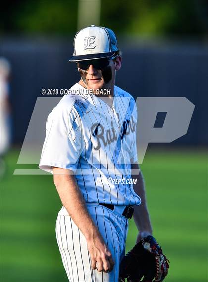 Thumbnail 3 in Midlothian vs. Wylie East (UIL 5A Regional Final) photogallery.