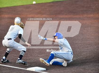 Thumbnail 2 in Midlothian vs. Wylie East (UIL 5A Regional Final) photogallery.