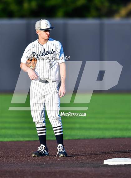 Thumbnail 3 in Midlothian vs. Wylie East (UIL 5A Regional Final) photogallery.