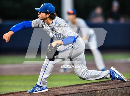 Thumbnail 2 in Midlothian vs. Wylie East (UIL 5A Regional Final) photogallery.