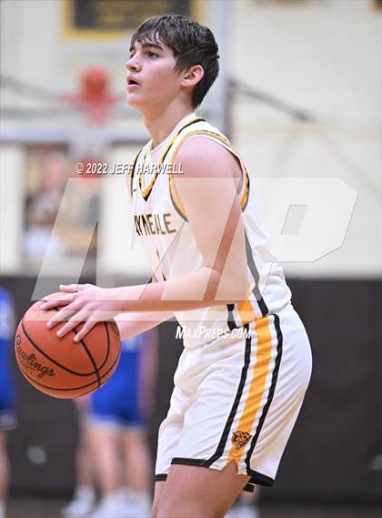 Thumbnail 2 in Chippewa @ Waynedale photogallery.