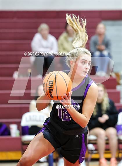 Thumbnail 3 in Lipscomb Academy @ Ezell-Harding Christian photogallery.