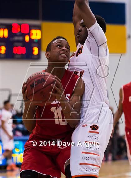 Thumbnail 3 in Wasatch Academy vs. Denver East (FreeTaxUSA Shootout) photogallery.