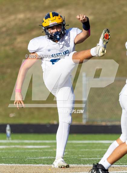 Thumbnail 2 in FR: Hartland @ Howell photogallery.