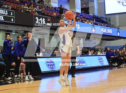 Thumbnail 1 in Pearl River vs Hendrick Hudson (NYSPHSAA Section 1 Class A Semifinal) photogallery.