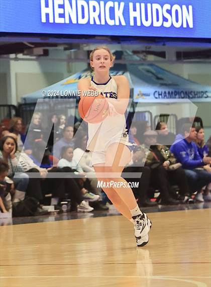 Thumbnail 1 in Pearl River vs Hendrick Hudson (NYSPHSAA Section 1 Class A Semifinal) photogallery.