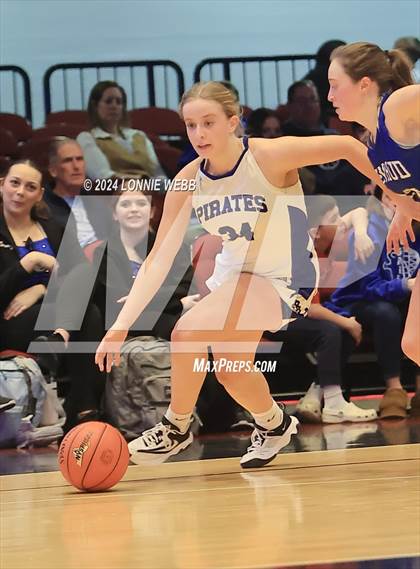 Thumbnail 3 in Pearl River vs Hendrick Hudson (NYSPHSAA Section 1 Class A Semifinal) photogallery.