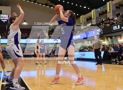 Thumbnail 3 in Pearl River vs Hendrick Hudson (NYSPHSAA Section 1 Class A Semifinal) photogallery.