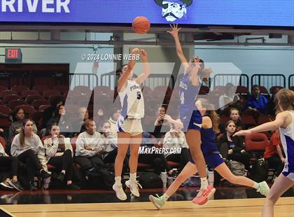 Thumbnail 2 in Pearl River vs Hendrick Hudson (NYSPHSAA Section 1 Class A Semifinal) photogallery.