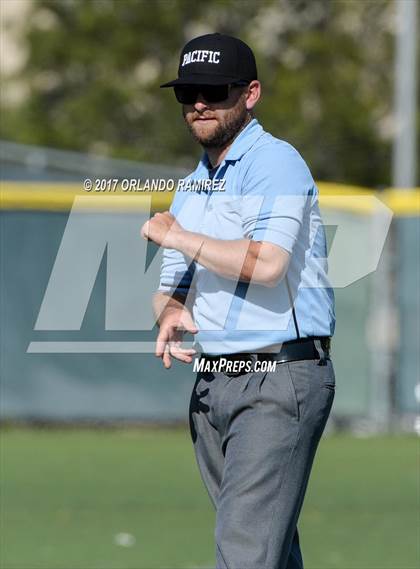 Thumbnail 3 in Santa Monica vs Francis Parker (67th Annual San Diego Lions Tournament) photogallery.