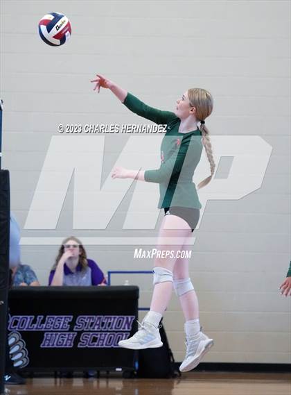 Thumbnail 1 in FR: The Woodlands @ College Station (A Teams) photogallery.