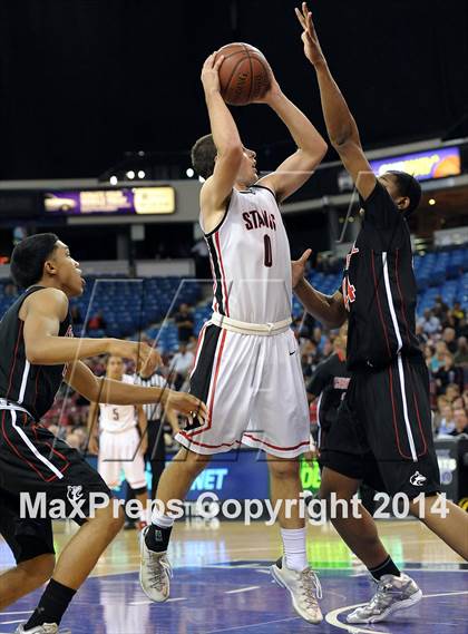 Thumbnail 3 in Monte Vista vs. Centennial (CIF State D1 Final) photogallery.