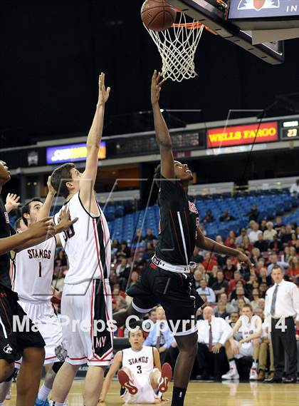 Thumbnail 2 in Monte Vista vs. Centennial (CIF State D1 Final) photogallery.
