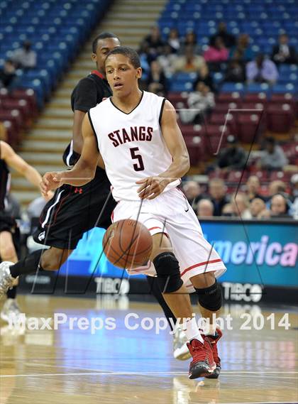 Thumbnail 2 in Monte Vista vs. Centennial (CIF State D1 Final) photogallery.