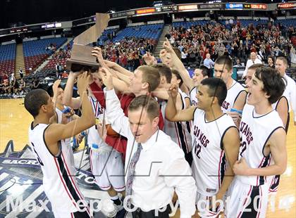 Thumbnail 2 in Monte Vista vs. Centennial (CIF State D1 Final) photogallery.
