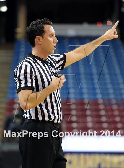 Thumbnail 2 in Monte Vista vs. Centennial (CIF State D1 Final) photogallery.
