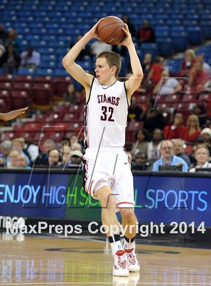 Thumbnail 1 in Monte Vista vs. Centennial (CIF State D1 Final) photogallery.
