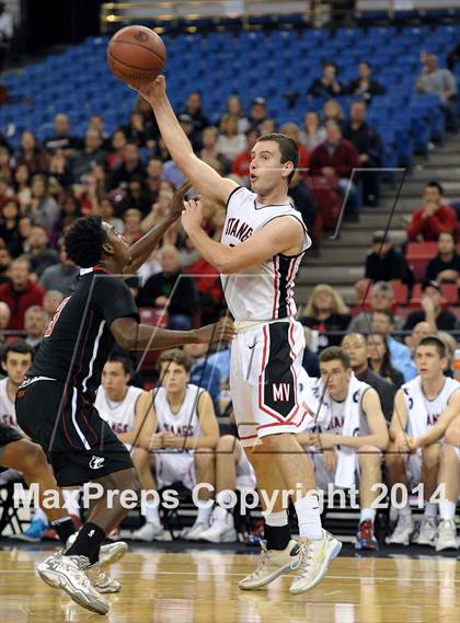Thumbnail 1 in Monte Vista vs. Centennial (CIF State D1 Final) photogallery.