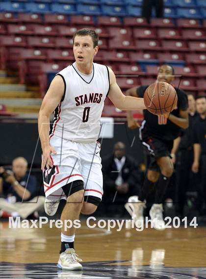 Thumbnail 2 in Monte Vista vs. Centennial (CIF State D1 Final) photogallery.