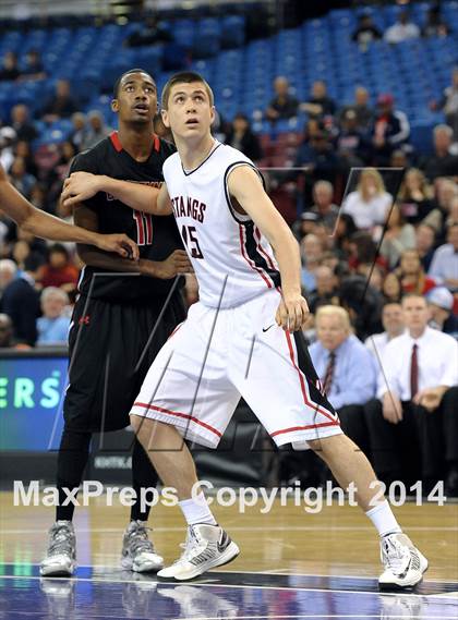 Thumbnail 2 in Monte Vista vs. Centennial (CIF State D1 Final) photogallery.