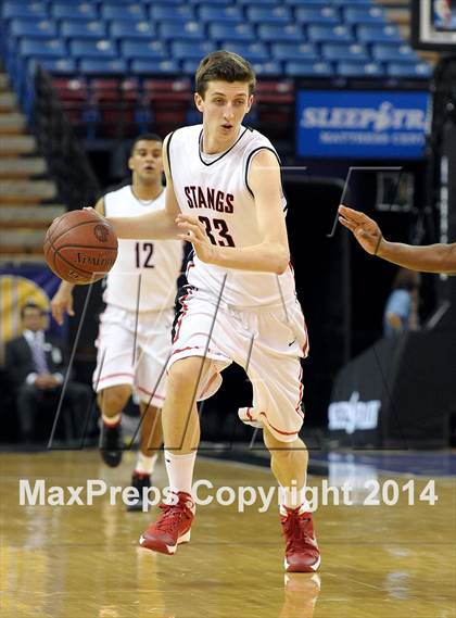 Thumbnail 3 in Monte Vista vs. Centennial (CIF State D1 Final) photogallery.