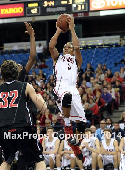 Thumbnail 3 in Monte Vista vs. Centennial (CIF State D1 Final) photogallery.