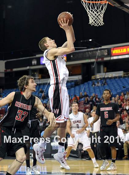 Thumbnail 2 in Monte Vista vs. Centennial (CIF State D1 Final) photogallery.