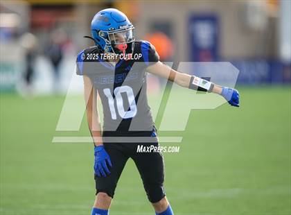 Thumbnail 3 in Rich vs. Milford (UHSAA 8 Man Final) photogallery.