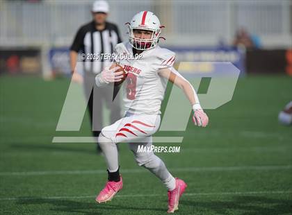 Thumbnail 1 in Rich vs. Milford (UHSAA 8 Man Final) photogallery.