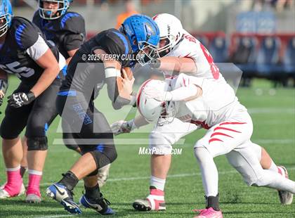 Thumbnail 3 in Rich vs. Milford (UHSAA 8 Man Final) photogallery.