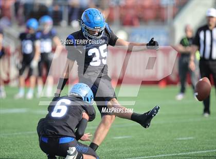 Thumbnail 3 in Rich vs. Milford (UHSAA 8 Man Final) photogallery.