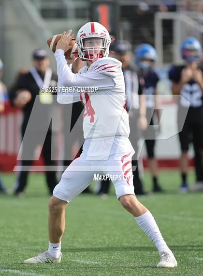 Thumbnail 2 in Rich vs. Milford (UHSAA 8 Man Final) photogallery.