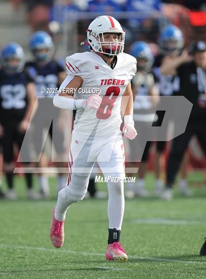 Thumbnail 3 in Rich vs. Milford (UHSAA 8 Man Final) photogallery.