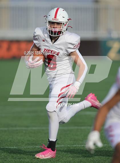 Thumbnail 1 in Rich vs. Milford (UHSAA 8 Man Final) photogallery.