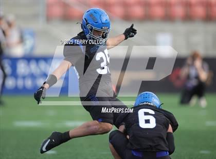 Thumbnail 2 in Rich vs. Milford (UHSAA 8 Man Final) photogallery.