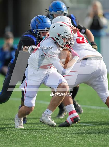 Thumbnail 3 in Rich vs. Milford (UHSAA 8 Man Final) photogallery.