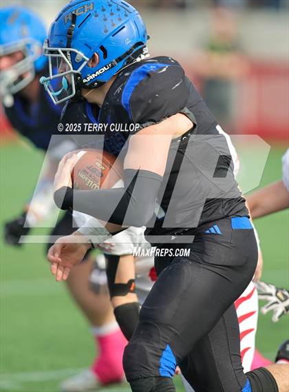 Thumbnail 3 in Rich vs. Milford (UHSAA 8 Man Final) photogallery.