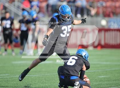 Thumbnail 2 in Rich vs. Milford (UHSAA 8 Man Final) photogallery.