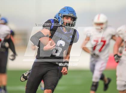 Thumbnail 3 in Rich vs. Milford (UHSAA 8 Man Final) photogallery.