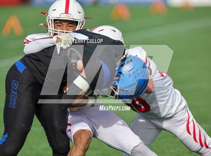 Thumbnail 3 in Rich vs. Milford (UHSAA 8 Man Final) photogallery.