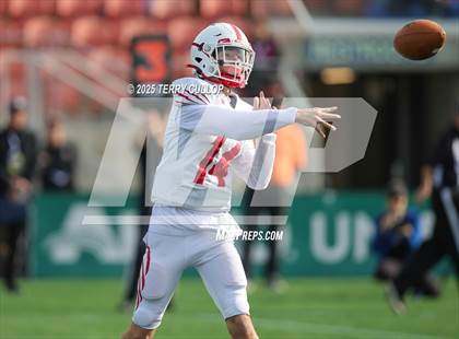 Thumbnail 3 in Rich vs. Milford (UHSAA 8 Man Final) photogallery.