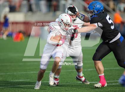 Thumbnail 3 in Rich vs. Milford (UHSAA 8 Man Final) photogallery.