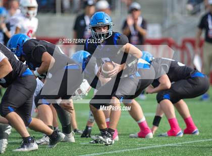 Thumbnail 2 in Rich vs. Milford (UHSAA 8 Man Final) photogallery.