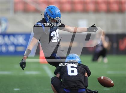 Thumbnail 3 in Rich vs. Milford (UHSAA 8 Man Final) photogallery.