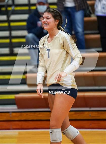 Thumbnail 1 in Tri-West Hendricks vs. Brebeuf Jesuit Preparatory (Regional Semifinal) photogallery.
