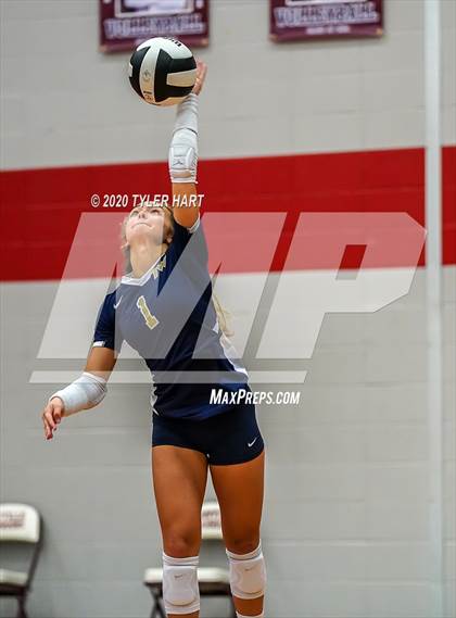 Thumbnail 3 in Tri-West Hendricks vs. Brebeuf Jesuit Preparatory (Regional Semifinal) photogallery.