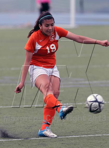 Thumbnail 3 in Santa Teresa vs. Woodside (CIF CCS D1 Final) photogallery.