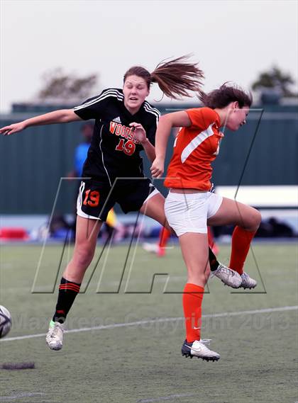 Thumbnail 2 in Santa Teresa vs. Woodside (CIF CCS D1 Final) photogallery.