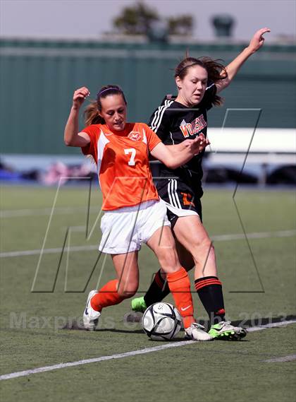 Thumbnail 2 in Santa Teresa vs. Woodside (CIF CCS D1 Final) photogallery.