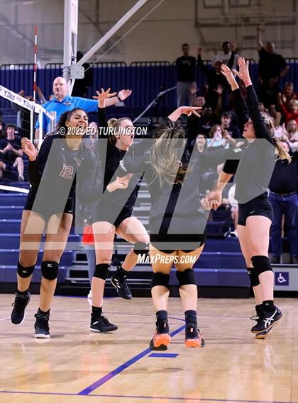 Thumbnail 3 in Buford vs. Lambert (GHSA 7A Championship) photogallery.